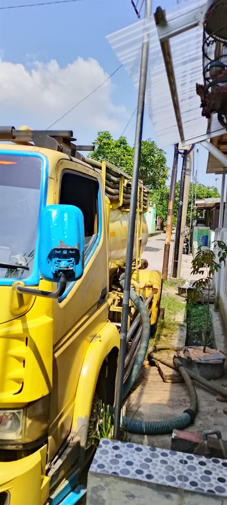 Truk sedot WC melayani Pasar Kemis Balaraja dan sekitarnya